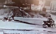 Brutal robo a un jubilado en Los Hornos: motochorros lo arrastraron por la calle