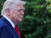 Donald Trump cumple 100 días con la popularidad por el piso y arremete contra los sondeos: Son fake news