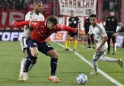 Independiente y Atlético Tucumán juegan el partido que se había suspendido por lluvia
