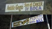 Hinchas de Boca colgaron banderas contra Gago y los jugadores en el predio de Ezeiza