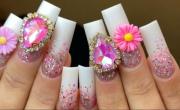 Qué es la manicura press-on y por qué las jóvenes lo eligen para sus uñas