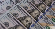 El dólar blue bajó y se ubicó por debajo del oficial por primera vez desde la flexibilización del cepo