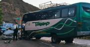Al menos cinco heridos tras el choque entre una vagoneta y un bus en la ruta Sucre – Potosí