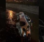 Patrulla policial cae a un río, efectivos estarían ebrios