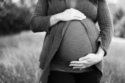 España impide el registro de bebés por gestación subrogada