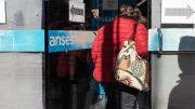 ANSES confirmó a los grupos que van a cobrar el bono de Milei en mayo