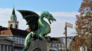 La ciudad de Europa sacada de un cuento de hadas: alberga un dragón y un castillo medieval