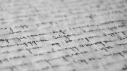 Cuál es el significado de escribir con letra pequeña