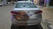 Patota juvenil dañaba autos y comercios en calle Alem
