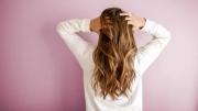 La mascarilla casera para pelo que necesitas para mantener el frizz bajo control