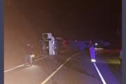 Dos lesionados por el vuelco de un camión con acoplado en Los Cerrillos