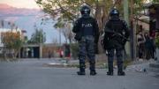 Vecinos apedrearon la casa de una persona a la que acusaron de abusar de una joven