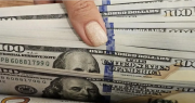 Las nuevas medidas que estudia el Gobierno nacional sobre el dólar: desregulación y no justificar el origen