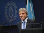 Caputo busca que los dólares del colchón entren en el sistema: “Que se usen sin dar explicaciones”