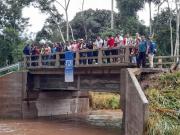 Entregan tres puentes y maquinaria para construir 50 atajados para proveer agua en Santa Cruz