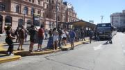 Rige el paro de colectivos con dispar acatamiento: ¿qué líneas funcionan y cuáles no?