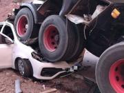 Dos muertos por un brutal choque entre dos camiones y un auto en la ruta que va a Chile