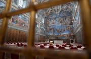 La Capilla Sixtina ya se encuentra preparada para el Cónclave que elegirá al nuevo Papa