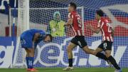 Estudiantes tomó revancha, goleó a la U. de Chile y subió hasta la cima de su grupo