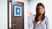 El dispositivo de bolsillo para que las mujeres puedan usar un baño público sin sentarse en el inodoro