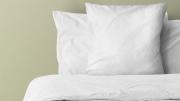 No tires tu almohada sucia: el truco de limpieza que la deja como si fuera nueva