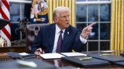 Donald Trump calificó de “tonto que no tiene ni idea” a Jerome Powell, tras la decisión de la Fed