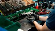 Desregulación para fabricar y vender armas: los cambios decretados por el Gobierno