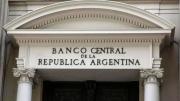El Gobierno nacional analiza emitir deuda para captar dólares sin esperar que el tipo de cambio toque los $1.000
