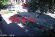 Video: así, en menos de 30 segundos, le sacan las baterías a los autos en La Banda