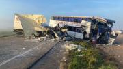 Cuatro personas murieron en un choque frontal entre un micro y un camión en la Ruta 3