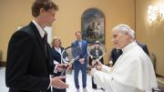 Sinner visitó al Papa León XIV en el Vaticano