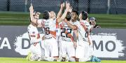 Nacional Potosí golea y sigue en la pelea por el pase