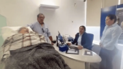 Indignación: tiene 96 años y la obligaron a ir en camilla al banco BBVA