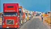 Carretera La Paz-Oruro cerrada por bloqueo de transportistas. (18:00)