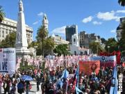 Protocolo antipiquetes y tensión en la marcha por los jubilados