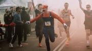 Atleta inglés rompió un récord Guinness al correr disfrazado de Mario Bros con un tiempazo