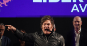 Javier Milei fue el orador central del cierre de campaña de Manuel Adorni