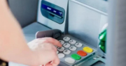 Cambian los cajeros automáticos: desde mayo, ya no se podrá extraer esta suma de dinero sin declarar