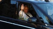 Volvió el lujo al Vaticano: este es el costoso vehículo que eligió el papa León XIV
