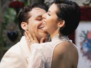 Cómo es la casa donde viven Ángela Aguilar y Christian Nodal en Estados Unidos: parece un bosque privado
