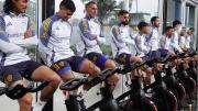 Boca entrenó bajo techo con la mira en Independiente