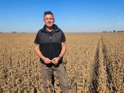 La nueva vida de Guillermo Ortelli, uno de los máximos ídolos del automovilismo: vive en el campo y se dedica a la cosecha