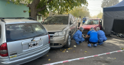 Un conductor chocó y murió dentro de su auto en una calle de Rawson