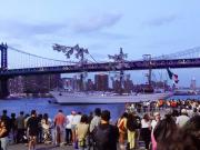 Así se vivió la tragedia y el rescate tras el choque del buque de la Armada de México contra el puente de Brooklyn en Nueva York