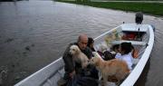 Tres desaparecidos y casi 3.000 evacuados por inundaciones en Argentina