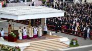 León XIV, oficialmente el nuevo Papa, llamó a construir un mundo donde reine la paz