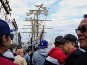 “Había marineros colgando”: el desgarrador relato de un testigo del choque del buque contra el puente de Brooklyn