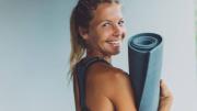 La postura de yoga que recomiendan expertos para fortalecer la cadera y aliviar la rigidez