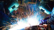 La economía cayó 1,8% en marzo por primera vez en casi un año