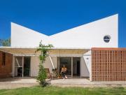 En Vista Alegre sur, una casa posible, cómoda y accesible recién estrenada. Fotos para conocerla